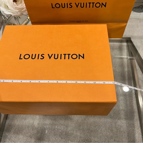 Louis Vuitton Drawer Gift Box Set - Picture 10 of 12